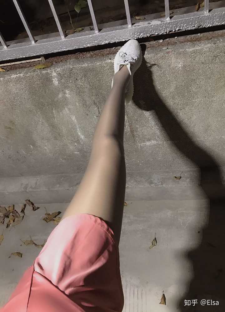 学生的丝袜怎么穿好看?