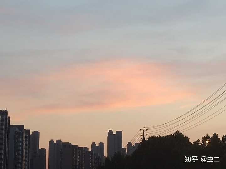 大概是去年七月底左右拍的 坐标合肥 无滤镜无ps 当时看到这样的天空