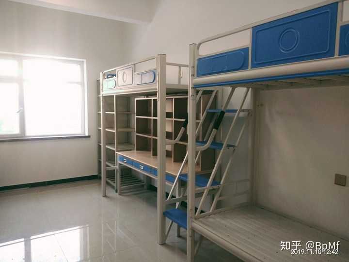 新疆医科大学新医路校区宿舍情况怎么样,有独立卫浴吗