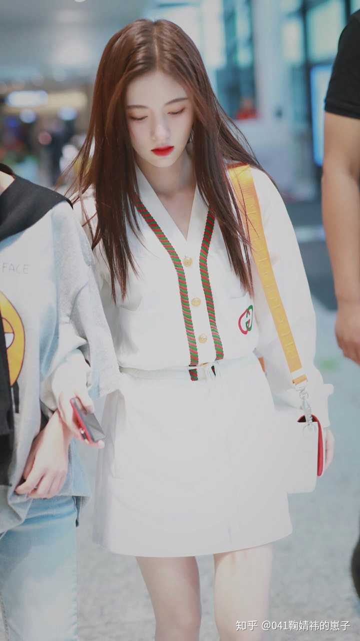 请问谁有鞠婧祎图片吗?