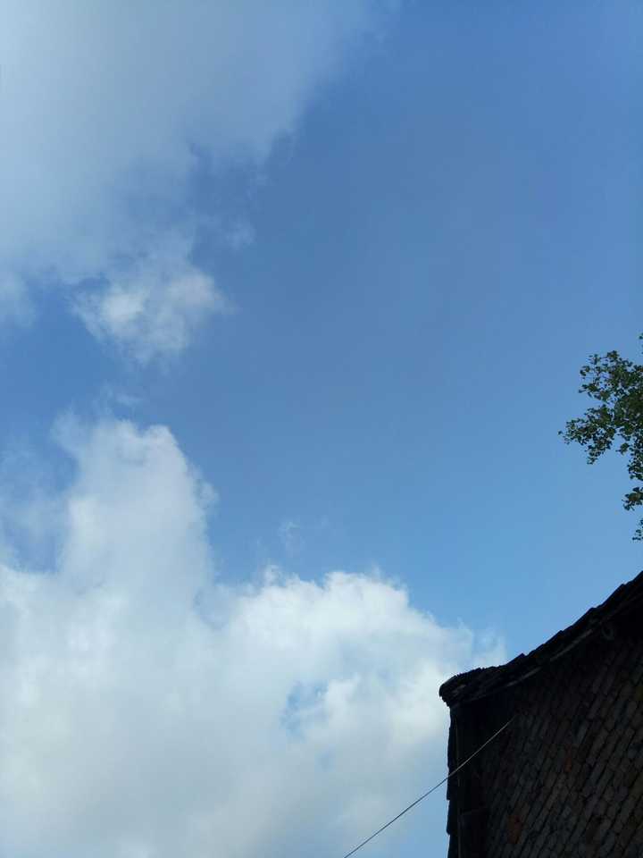 如何用手机拍出最真实天空?