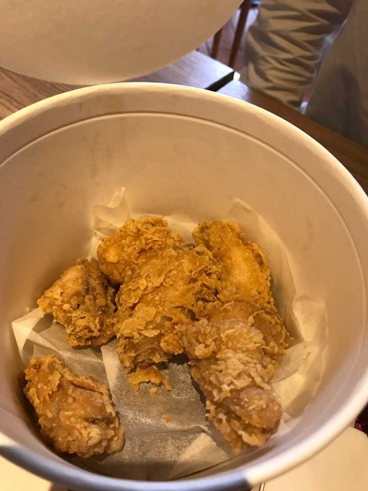 肯德基现在的十翅一桶 算不算欺骗顾客 ?