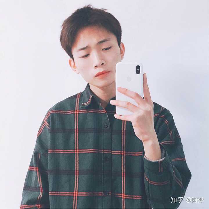 如何看待b站up主ssd小波?