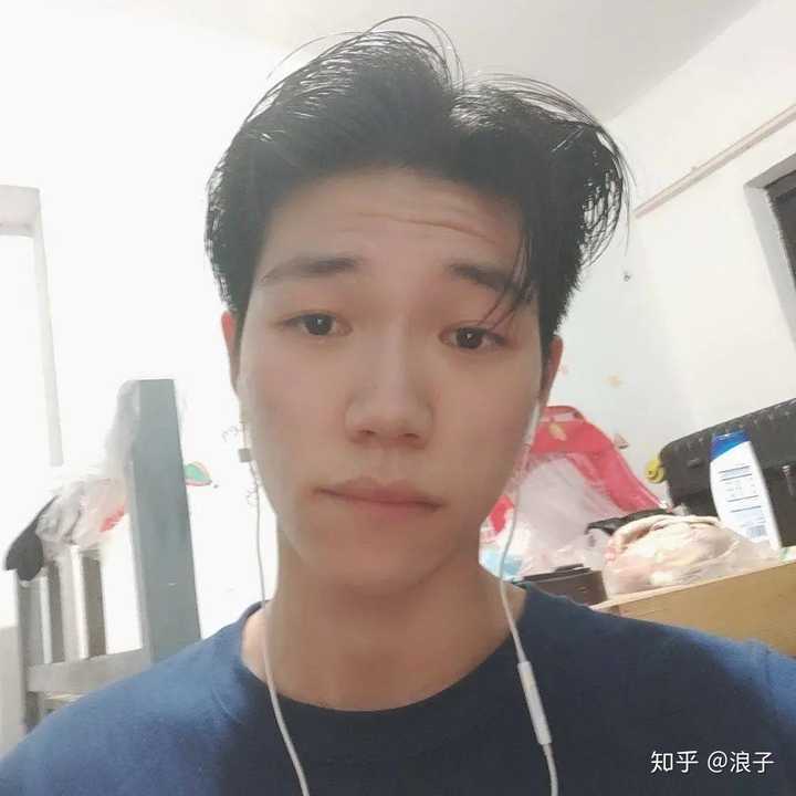 嘴唇厚的男生真的很丑吗?