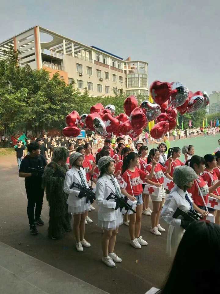 在运动会走方队出cos是一种怎样的体验?