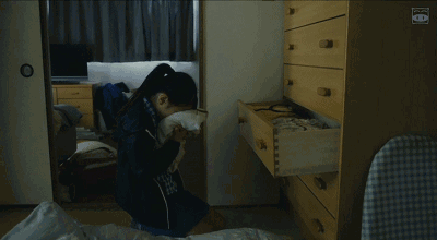 她说她要织108个,集满之后一把火烧掉,然后把户籍性别改成女,跟小友