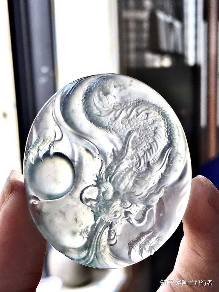 想买翡翠龙牌?各位大佬能不能给些建议?小弟拜谢?