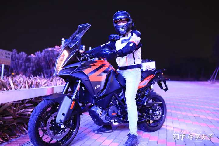 ktm1290大野驴和宝马gs1250adv选哪个好呢?