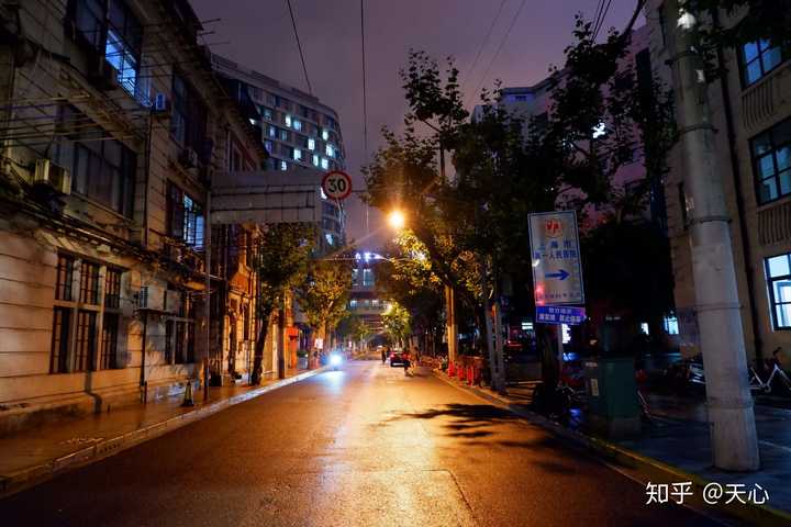 经常走在凌晨一点的上海街道是什么感觉?
