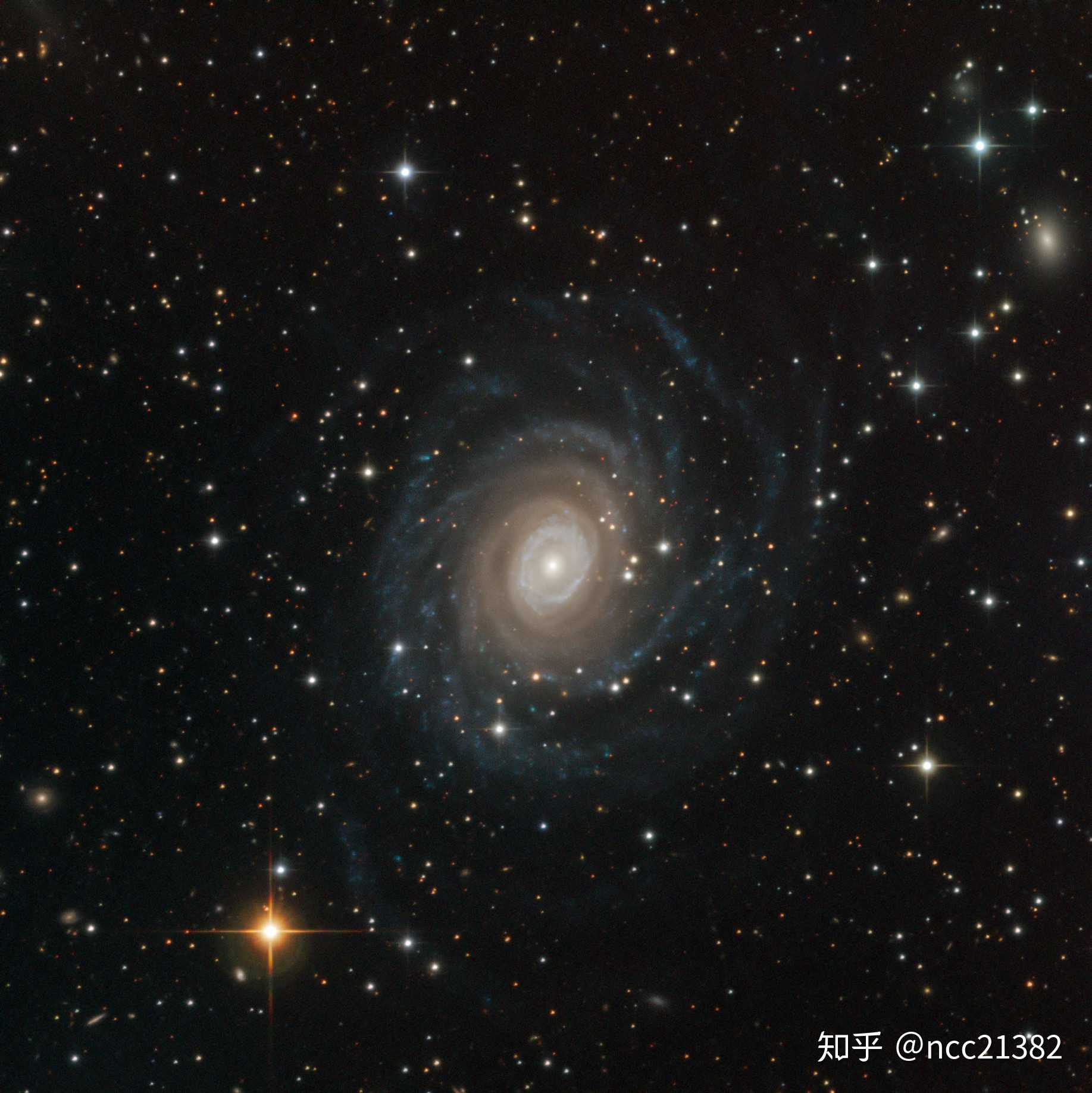 eso新图:ngc 6902螺旋星系,位于人马座天区,距离地球1.2亿光年.