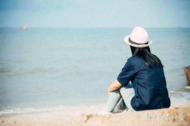 所谓"绝情"并非没有感情,相反,"绝情"是一种魅力,一种不让自己陷入