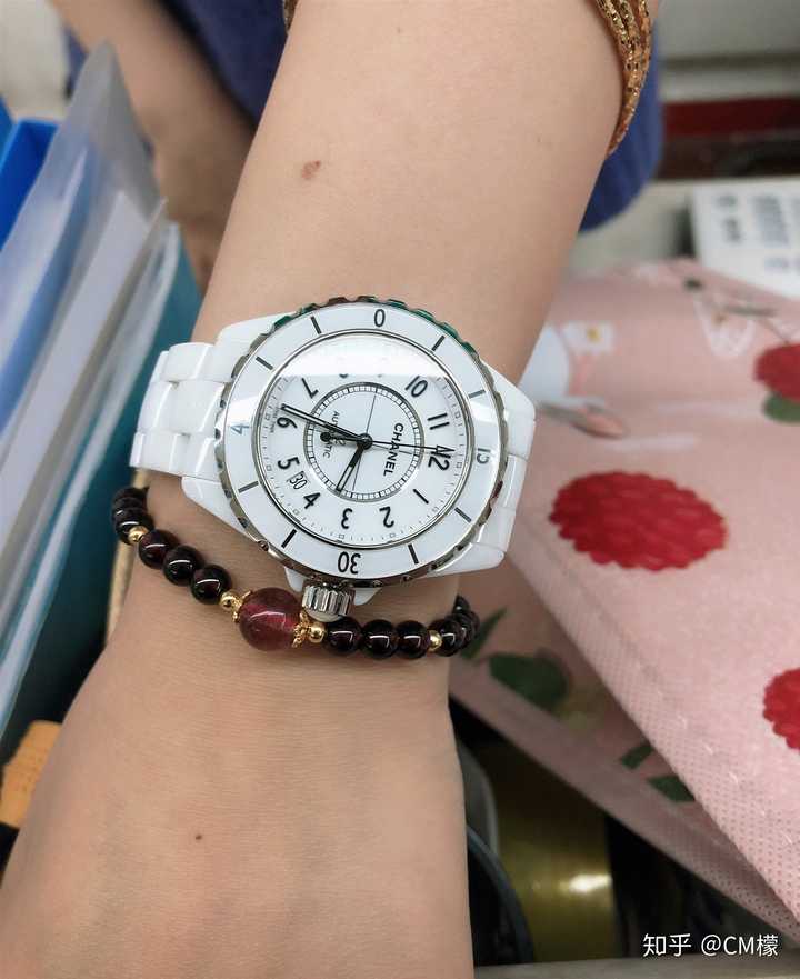 我想问一下,戴表和带手链不能两全怎么办,都带左手上面有点累赘,但是