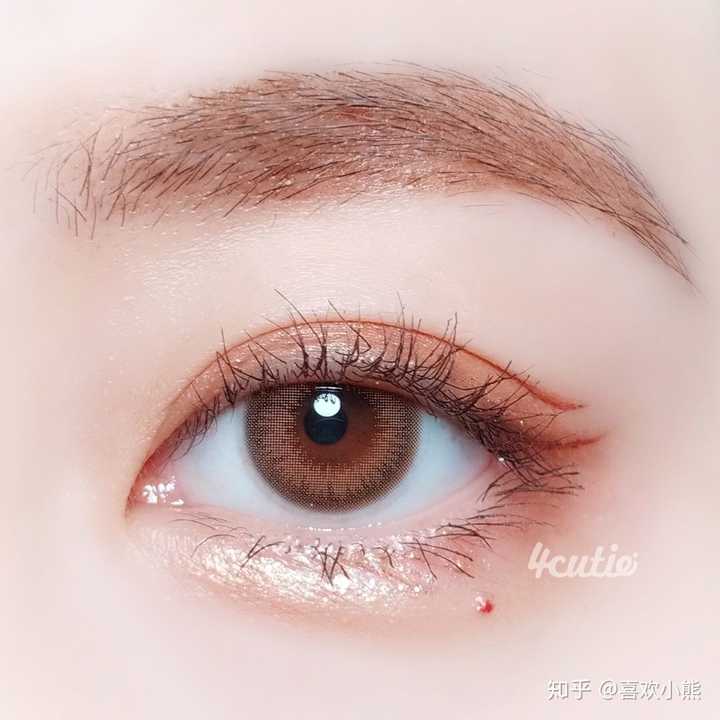 有没有带上去很眼睛水汪汪的美瞳呀?