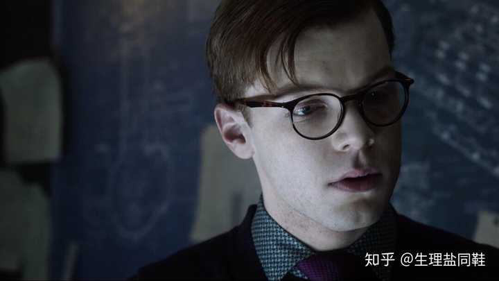 然后是哥谭电视剧中的j——杰罗姆瓦勒斯卡和杰罗麦瓦勒斯卡 也可以在