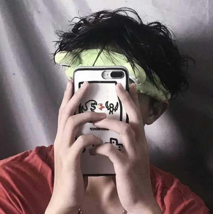 有什么适合宝藏男孩的好看头像?