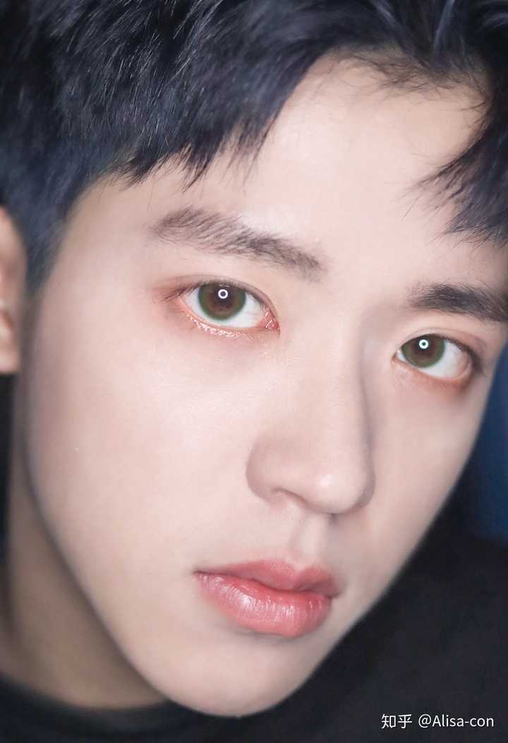 请问男生怎么选择美瞳!并且求大神推荐?