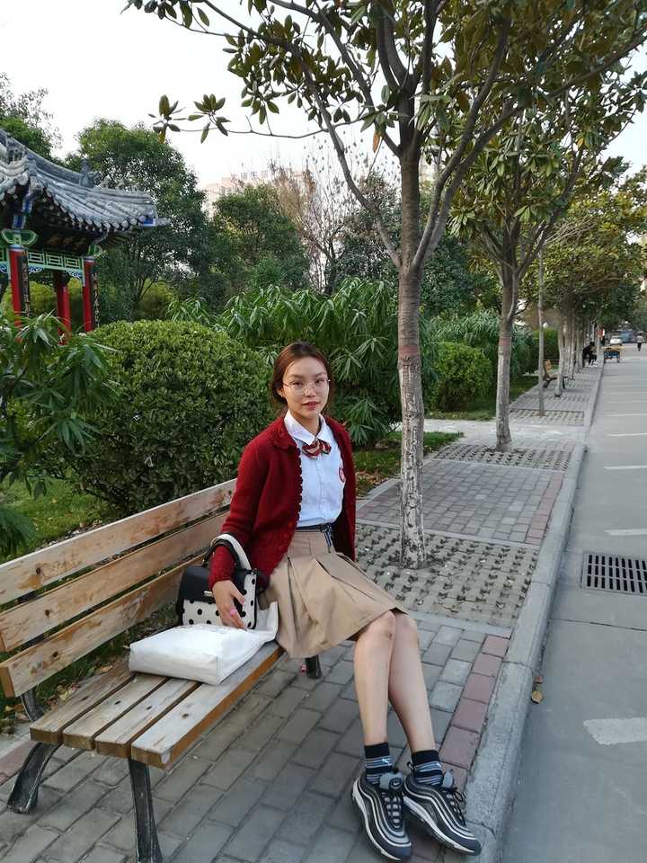 河南省实验中学! 国内中学好看的校服 我大实验当仁不让!