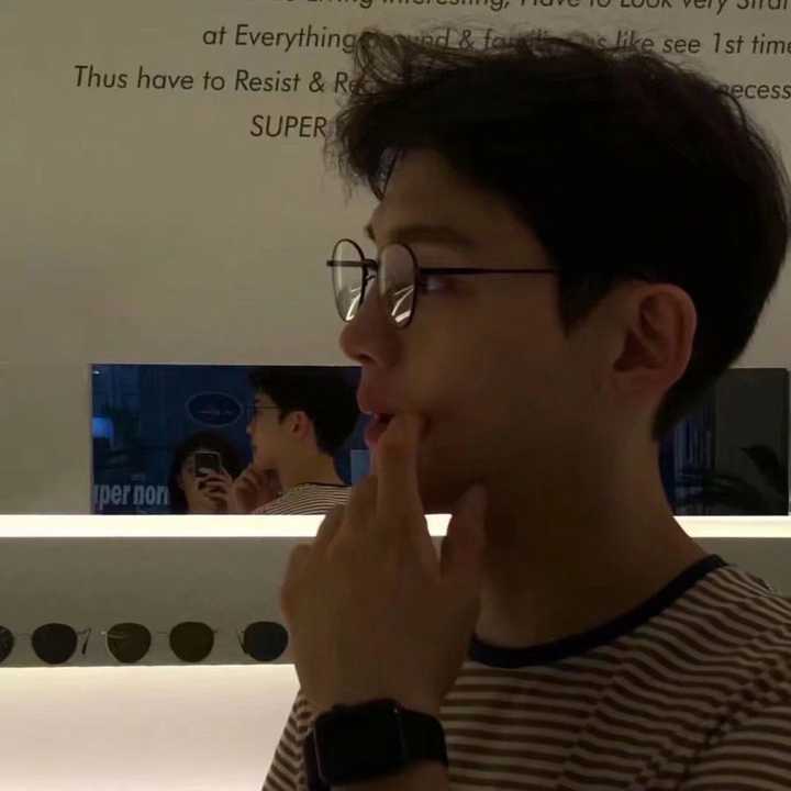 我个人觉得单身男生用偏少年感的头像比较   适合点.