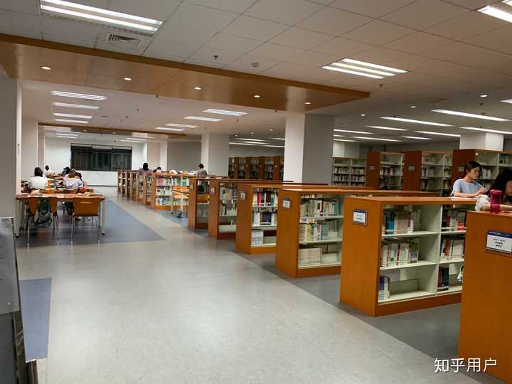 天津师范大学的图书馆或教室环境如何?是否适合上自习