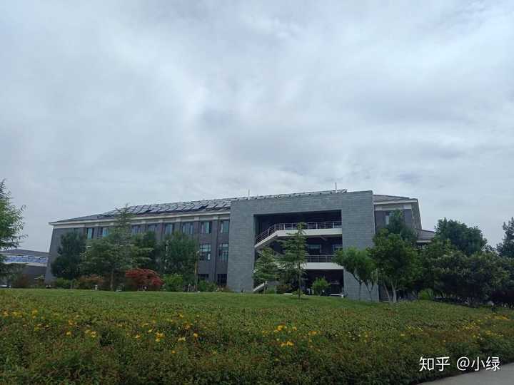 洛阳师范学院的寝室食堂设施条件如何?