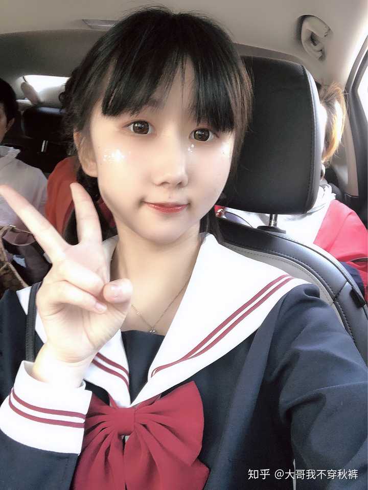 不论长相,什么身材或体型的女生穿jk制服好看?能给出照片吗?