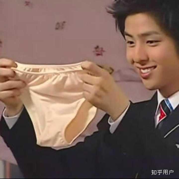 女生有哪些印象深刻的月经血崩经历?