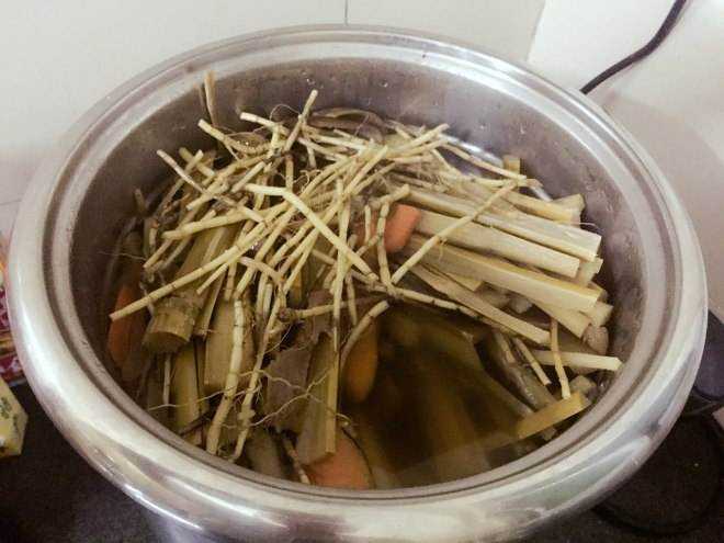 竹蔗茅根水