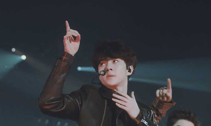 关于吴世勋的gif? - 知乎