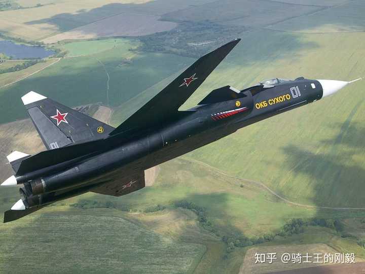 苏霍伊以s-22前掠翼战斗轰炸机为基础,设计了su-27k舰载机(并非t-10k)
