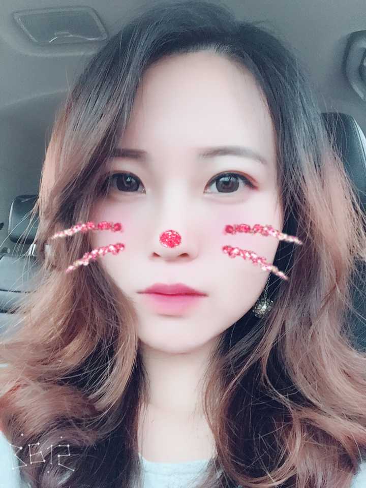 自然卷的女生适合什么发型?