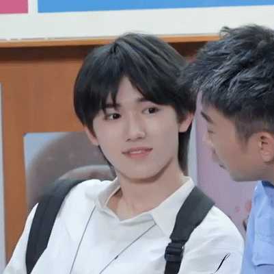 可以分享一些宋亚轩笑起来的图吗