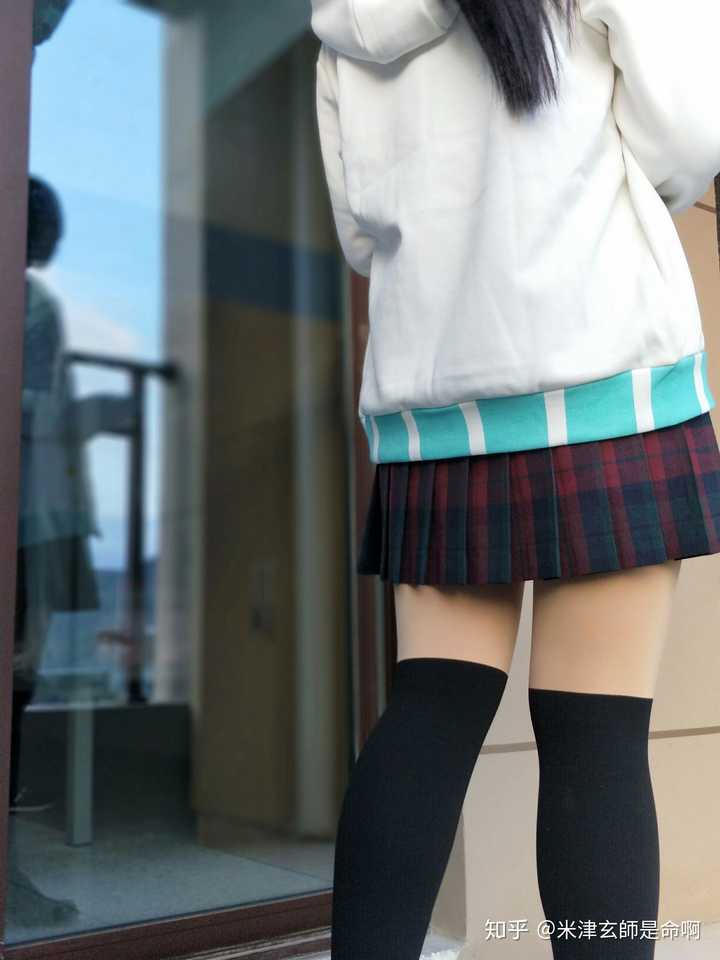 腿粗的女生可以穿jk制服嘛?