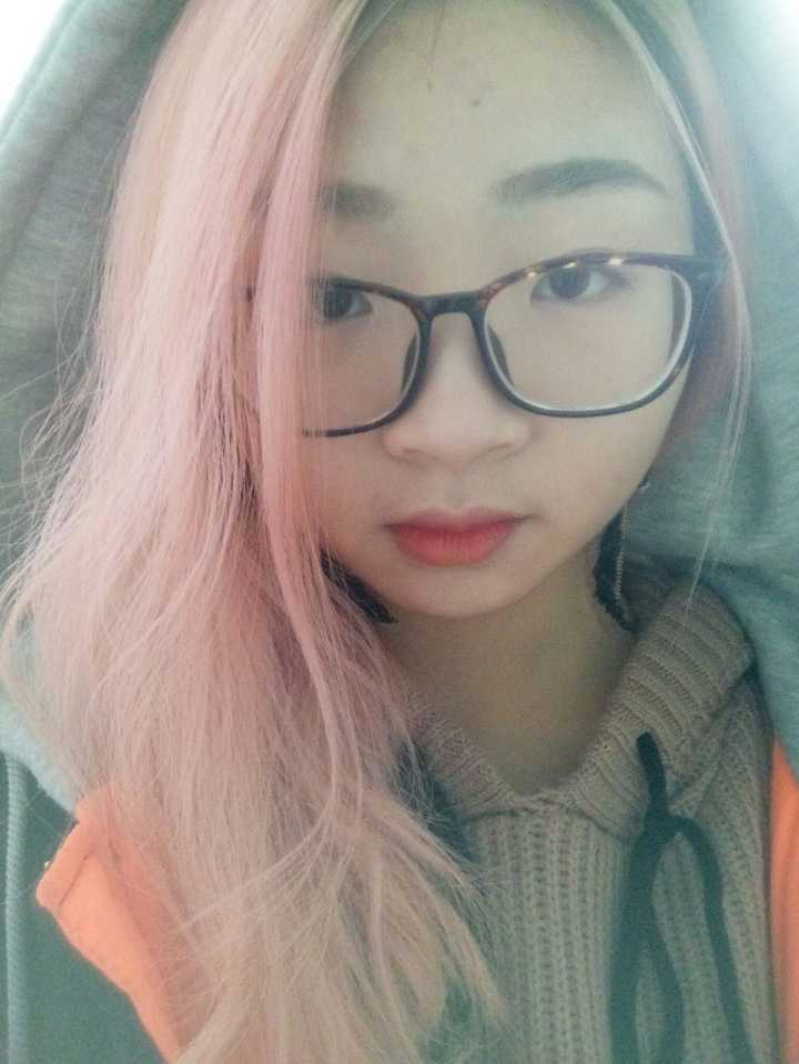 染粉色头发是种怎样的体验?