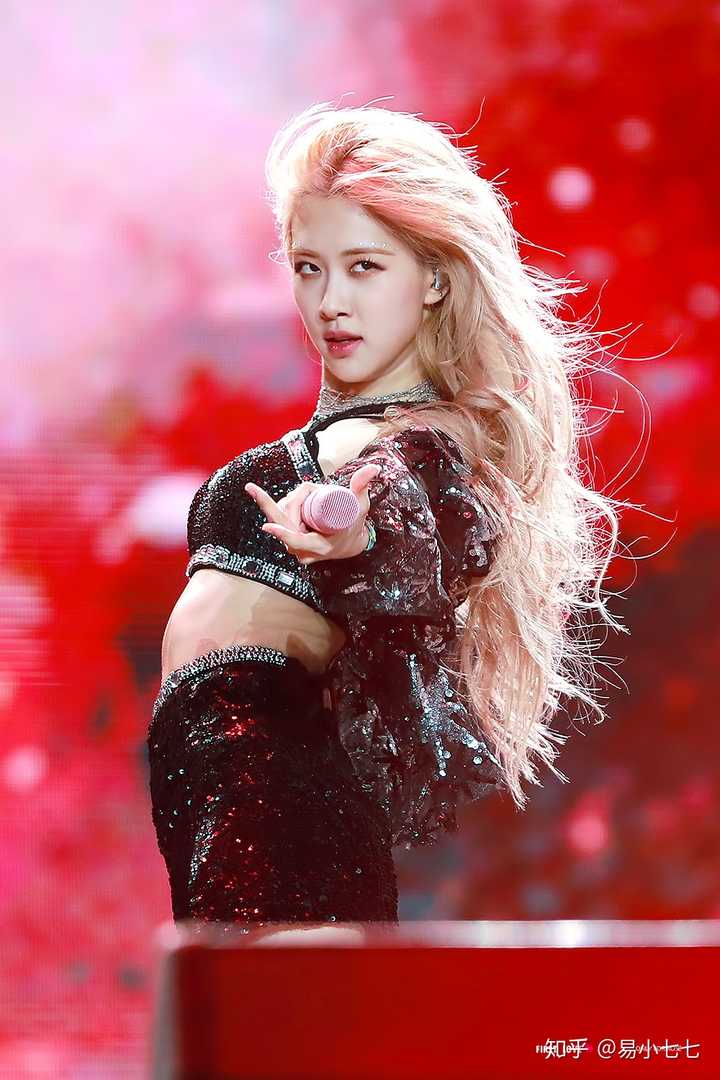 blackpink 的朴彩英眼睛为什么越来越大了?