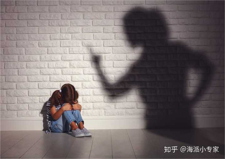 一个孩子,如果长期受到家暴,父母的语言暴力会对未来以及这个孩子的
