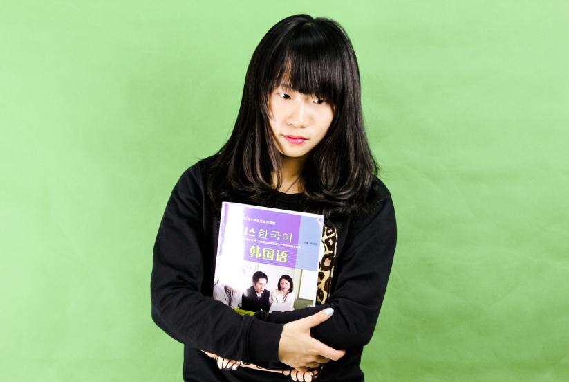 如何给(身材或长相)条件一般的女生拍写真?