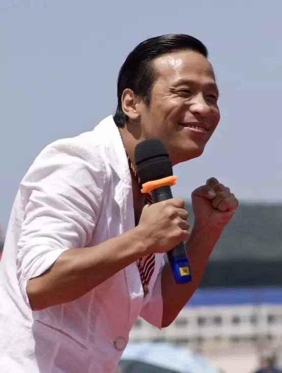 男生怎么留清新帅气的背头