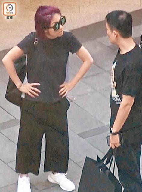 杨千嬅42岁当街斗嘴老公,昔日"大笑姑婆"也有了暴脾气