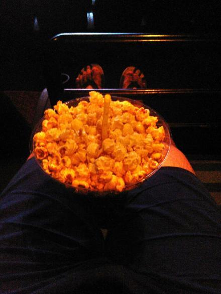 电影院看电影的最佳位置是哪几个座位?