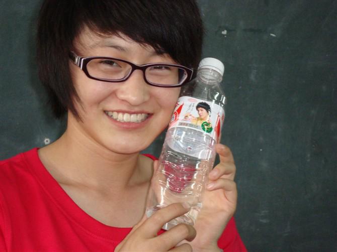 关于女生<em>额头前碎头发</em>,该选择什么发型…~~? 