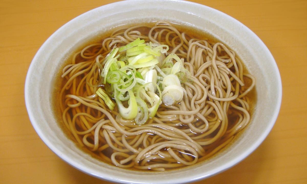 面)ざる蕎麦起源于江户中期江戸(东京)深川洲崎荞麦面专门店"伊势屋"