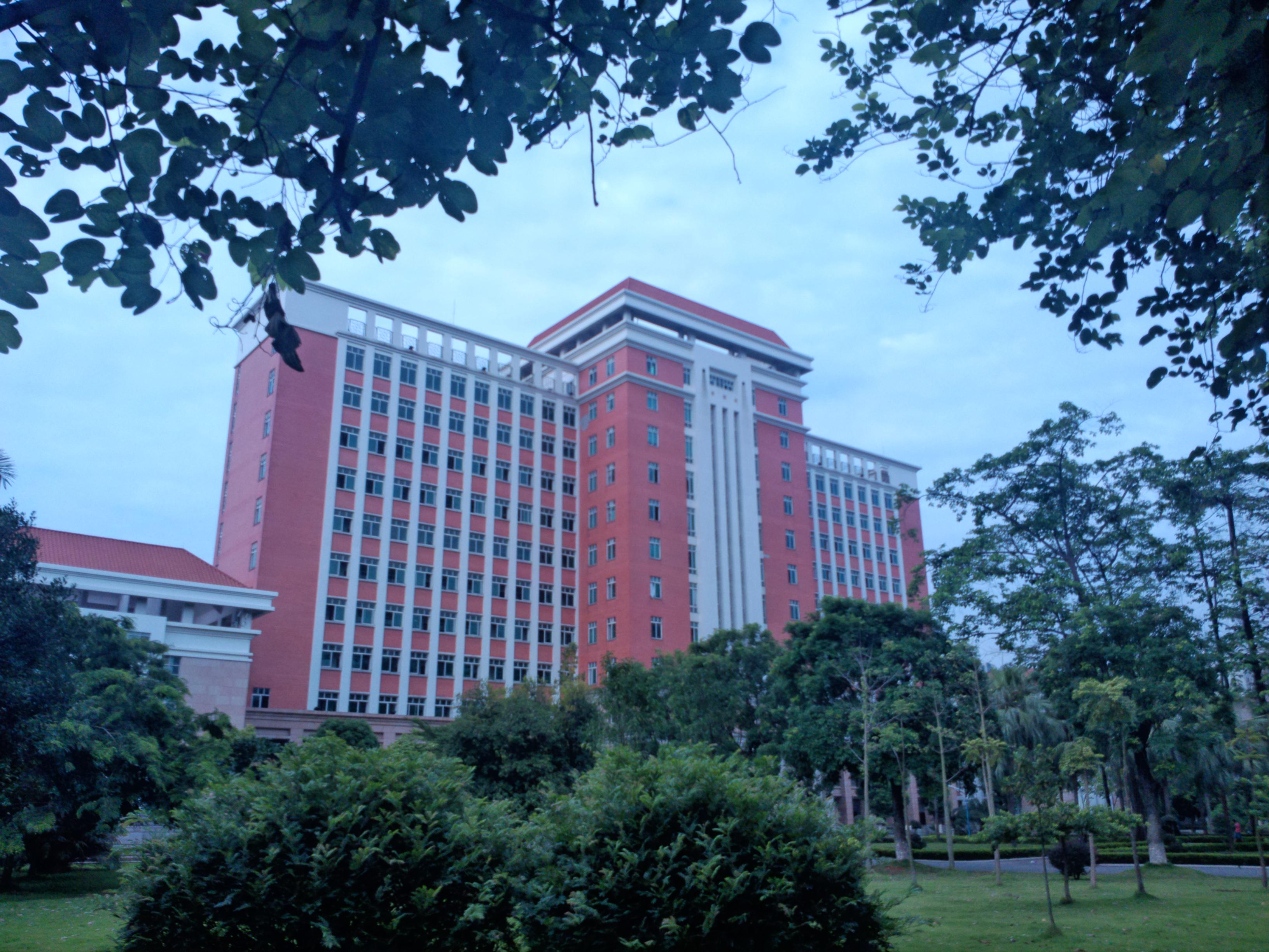 在华南师范大学(south china normal university)就读