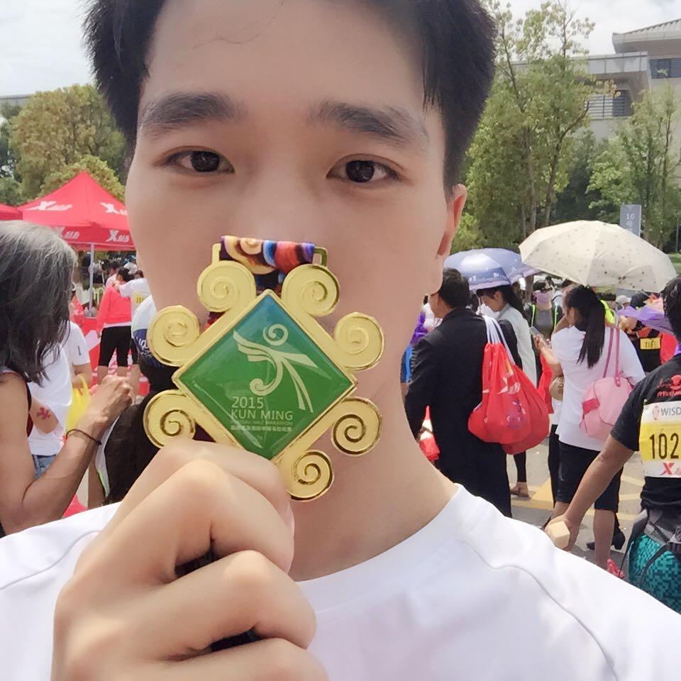 对于新人来说,第一次参加马拉松(半马21km)跑