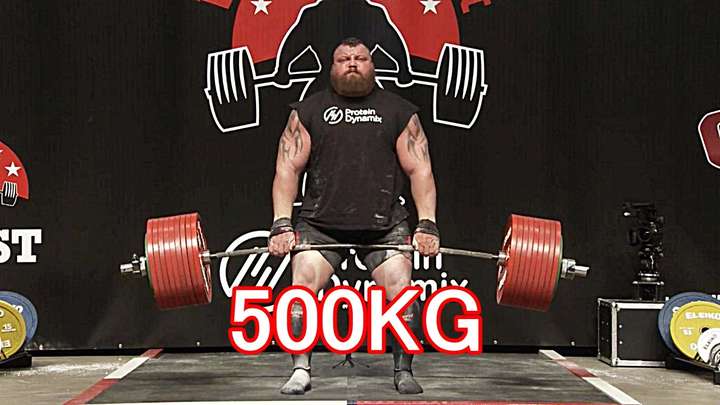 hall在7月的world deadlift championships上创造了500公斤硬拉的世界