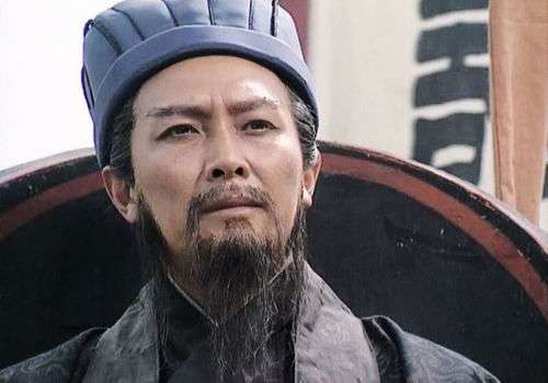 谢邀. 排名无先后,想到就加. 老版《三国演义》: 鲍国安的曹操.