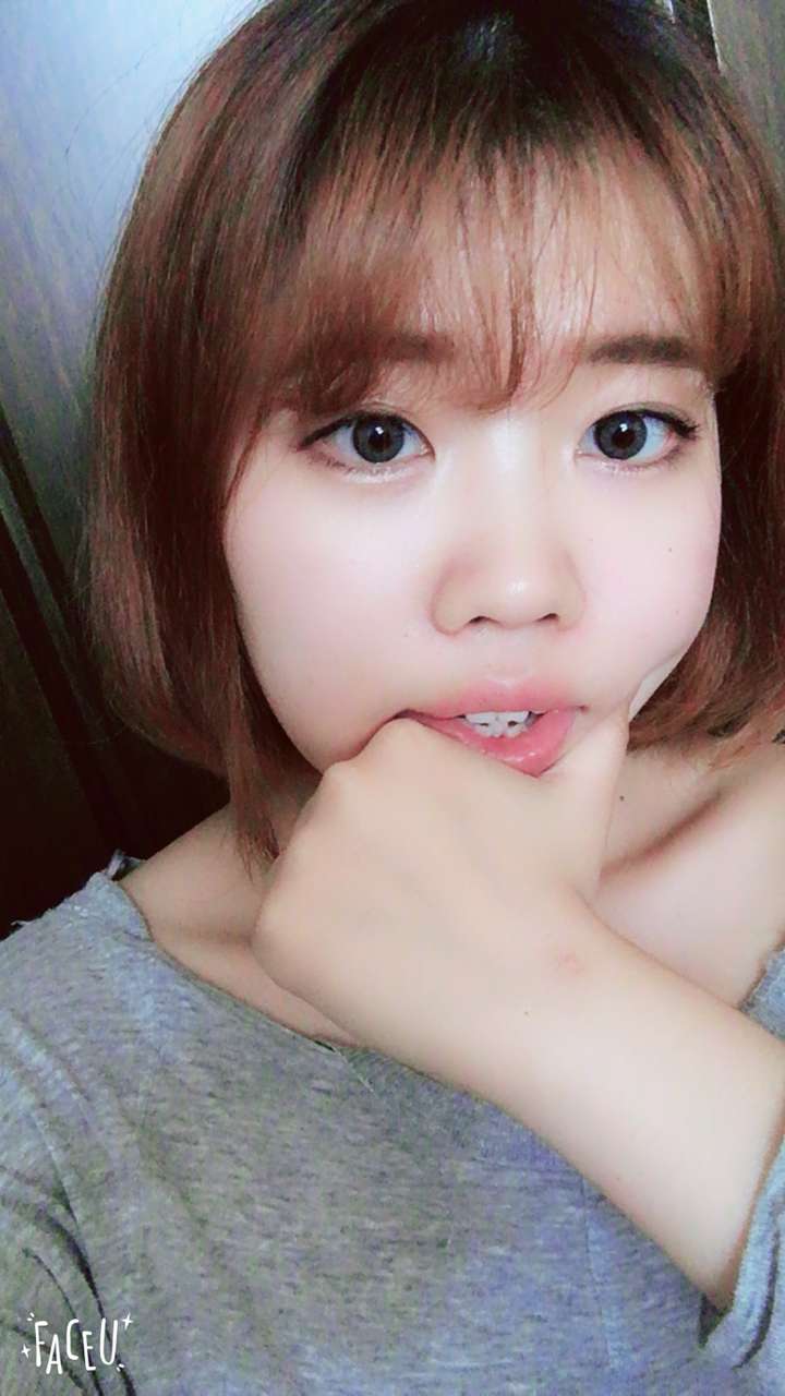 脸宽又圆眼睛大的妹子该怎么化妆?