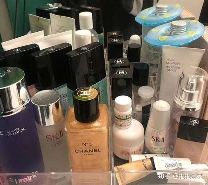 月生活费1200-1500的混合性皮肤大学生适合哪些护肤品/化妆品?