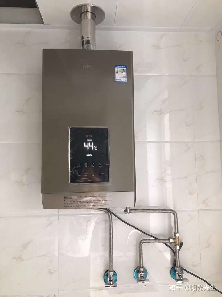 现市场上到底哪几款零冷水热水器是真正的三管安装?