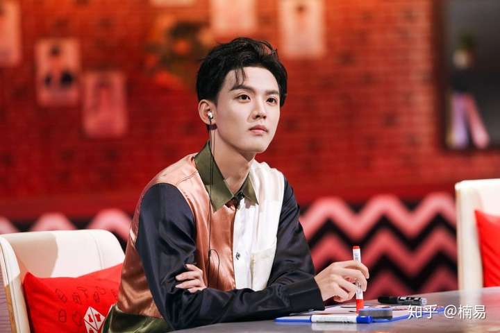 你觉得周峻纬结婚是人设吗