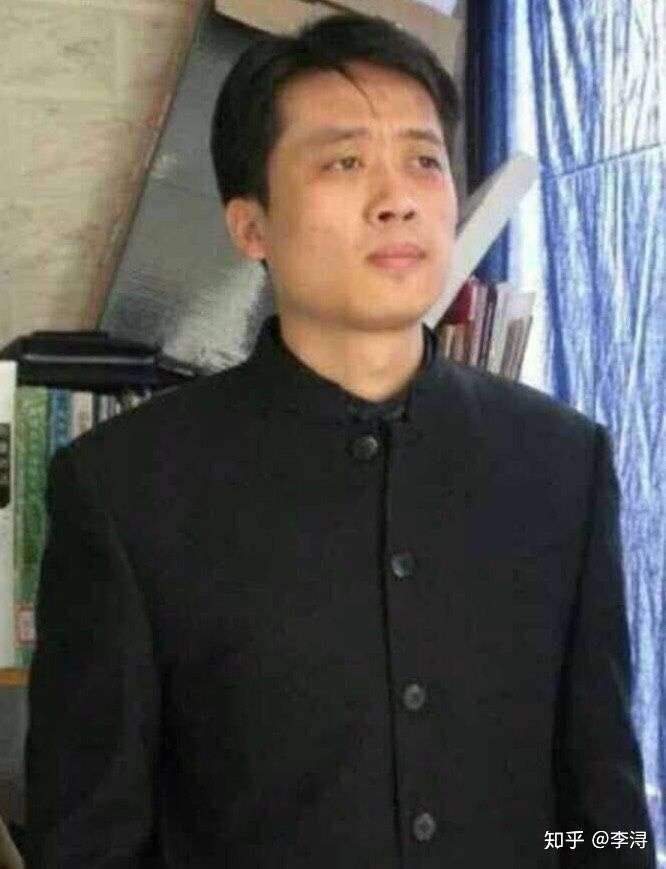 啃老族张杰,(id:牧狼人云杰)因为喜欢上了这个明星开始在这个贴吧发帖